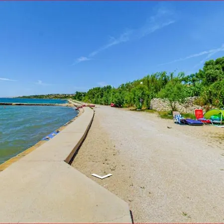 Casa Mare Garten Zwei Baeder Eg * Rtina