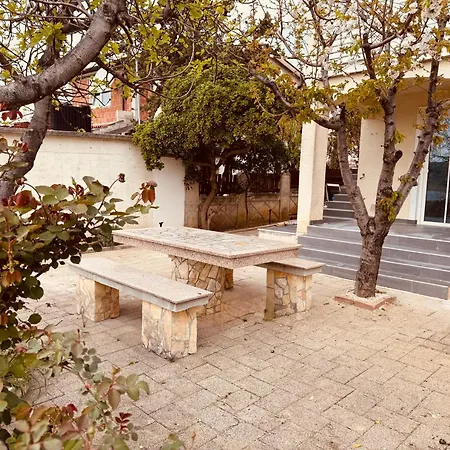 Casa Mare Garten Zwei Baeder Eg * Rtina