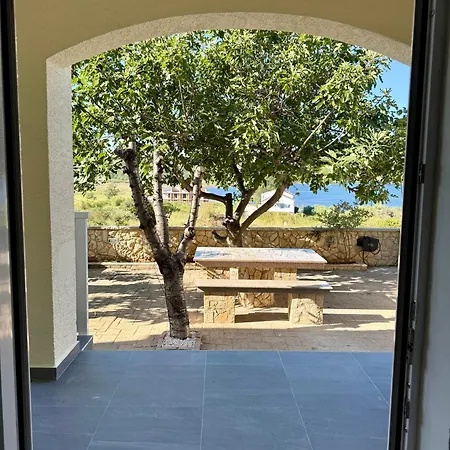 Casa Mare Gartenwohnung רטינה