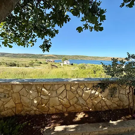 Casa Mare Gartenwohnung רטינה
