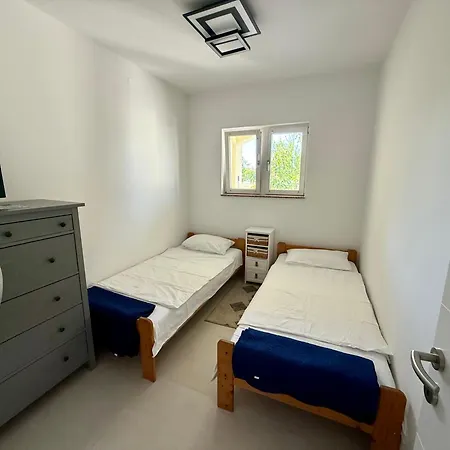 Holiday home Casa Mare Gartenwohnung Rtina