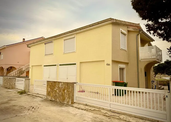 Nyaraló Casa Mare Gartenwohnung Rtina