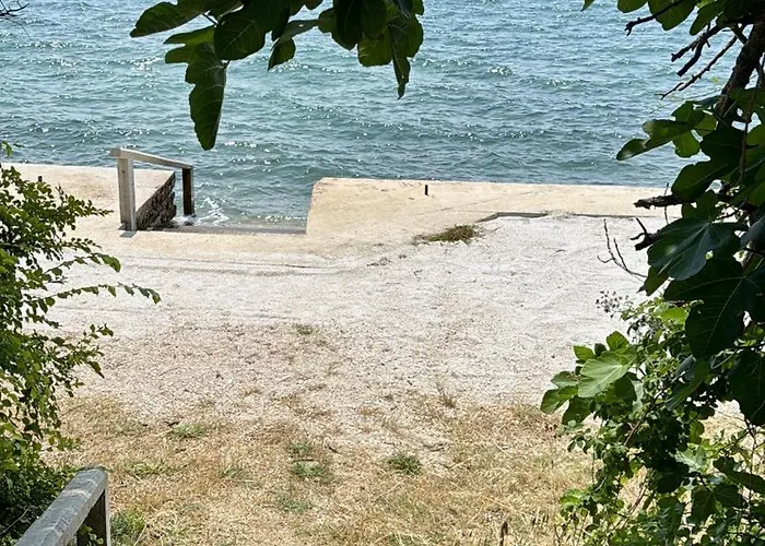 Casa Mare Gartenwohnung Rtina